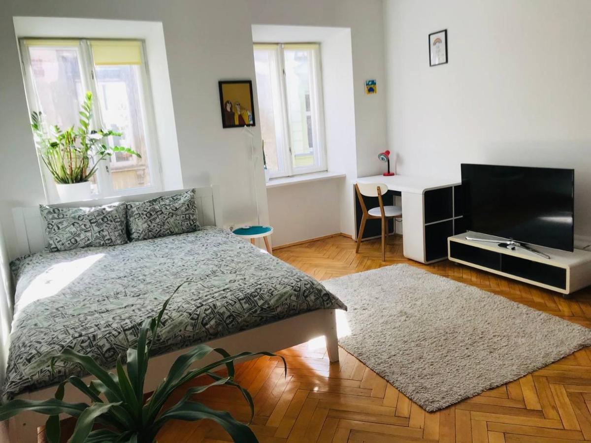 Berlin Apartment Lviv Eksteriør billede